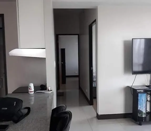 Cubao Manhattanheights Unit 11a Tower B, 2br 公寓式飯店